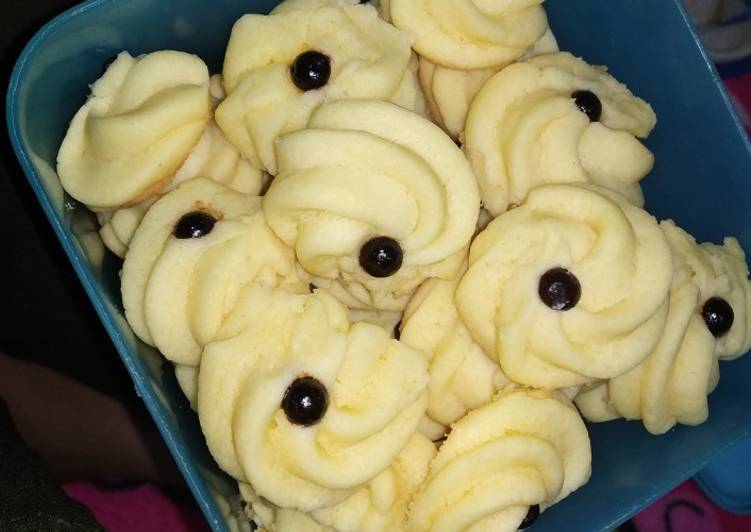 Resep Kue Semprit Sederhana 🍀 yang Lezat Sekali