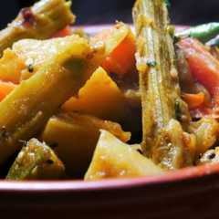 সজনে ডাঁটার সবজি (Sajne Datar Sobji recipe in Bengali)-レシピのメイン写真