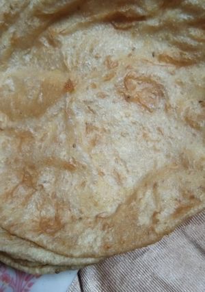 A picture of Ajwain puri.