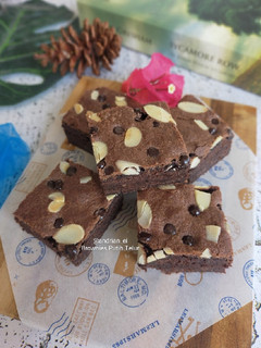 Foto resep Brownies Putih Telur Almond Chocochips