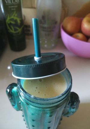 Una foto de Batido de frutas, rico desayuno!!