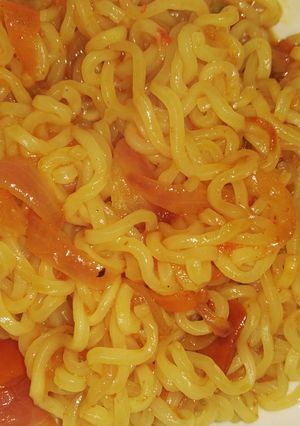 A picture of Spicy fried maggi.