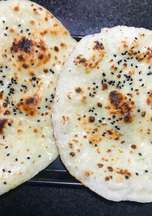 नान (Naan recipe in Hindi) रेसिपी मुख्य फोटो