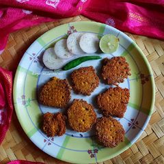 A picture of Maccha manji bhaja / Fish egg fritters.