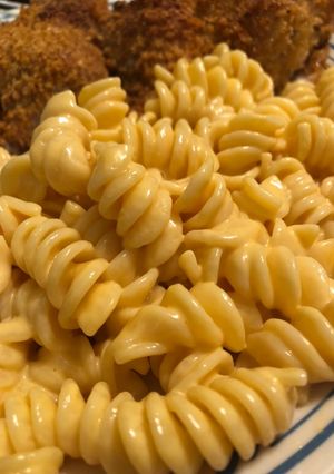 A picture of Creamy Stove Top Mac and Cheese.