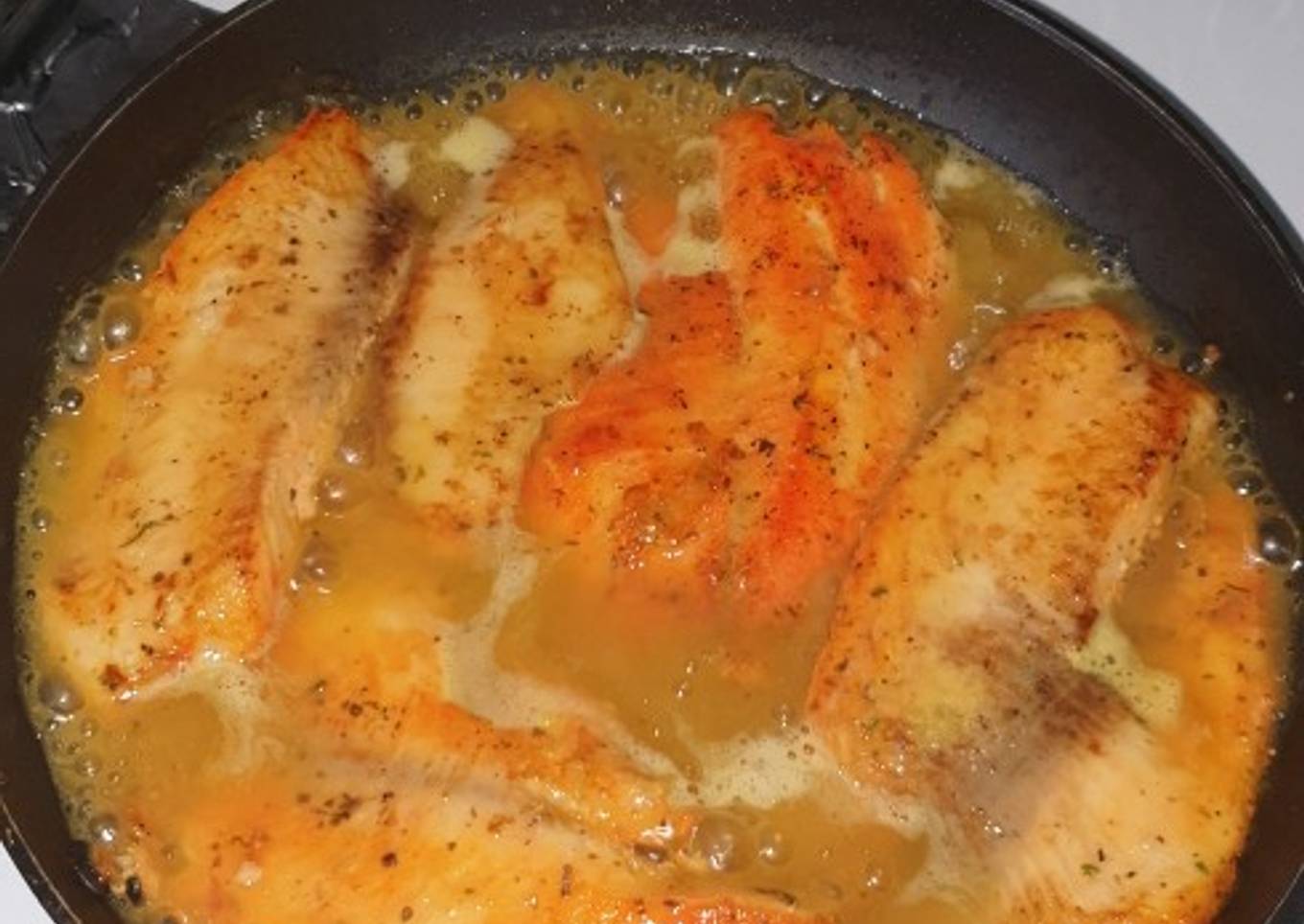 Pescado con limón 🍋 y vino blanco