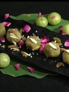 आँवले के लड्डू(Amle ke laddu recipe in Hindi) रेसिपी मुख्य फोटो