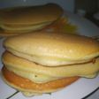 Hot Cakes con salsa de chocolate y dulce de leche