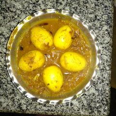 A picture of Egg curry.
