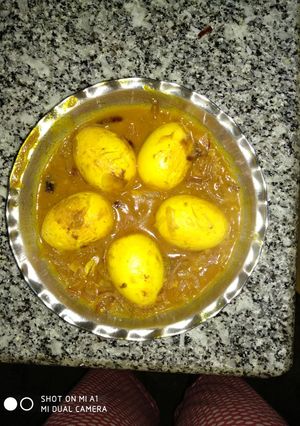 A picture of Egg curry.