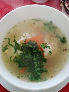 Una foto de Consomé de pollo