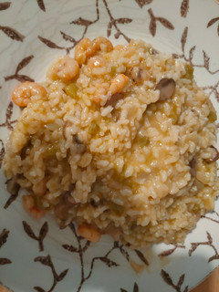 Una foto de Risotto con champiñones y gambas