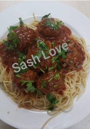 صورة لوصفة اسباجيتي مع كرات اللحم