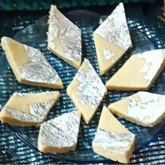 A picture of Kaju Katli /Kaju Burfi.
