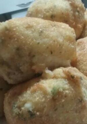 Una foto de Croquetas de papa rellenas