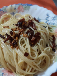 Una foto de Espaguetis con ajo y bacon