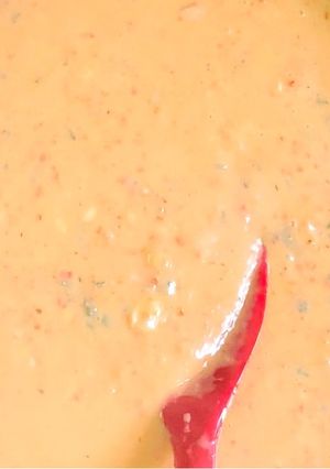 A picture of Creamy Sauce with flour mix.