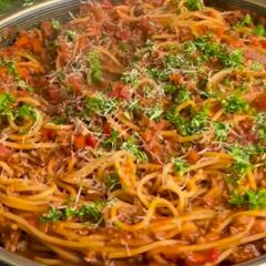 A picture of Spaghetti Bolognese.