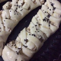 A picture of Chicken bread.