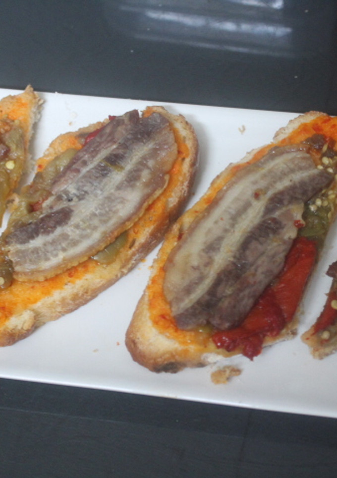 Una foto de Tostadas con tocino
