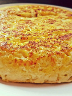 Una foto de Tortilla de patatas con bacalao