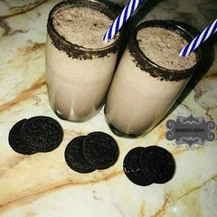 Oreo milkshake A picture of Oreo milkshake.