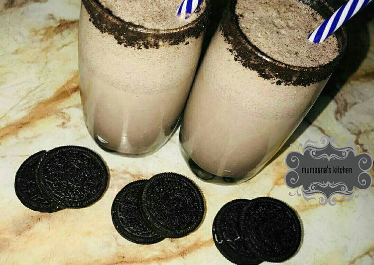 Recipe of Any-night-of-the-week Oreo milkshake | Simple Recipe For Beginner