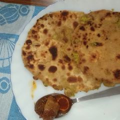 A picture of Green Peas Paratha.