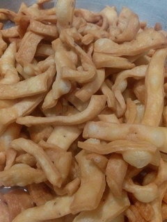 नमक पारे (Namakpare recipe in hindi) रेसिपी मुख्य फोटो