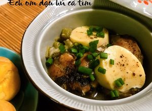 Hình của món Ếch om đậu hủ cà tím.