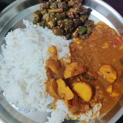 A picture of Cheppa kizhangu puli kulambhu.