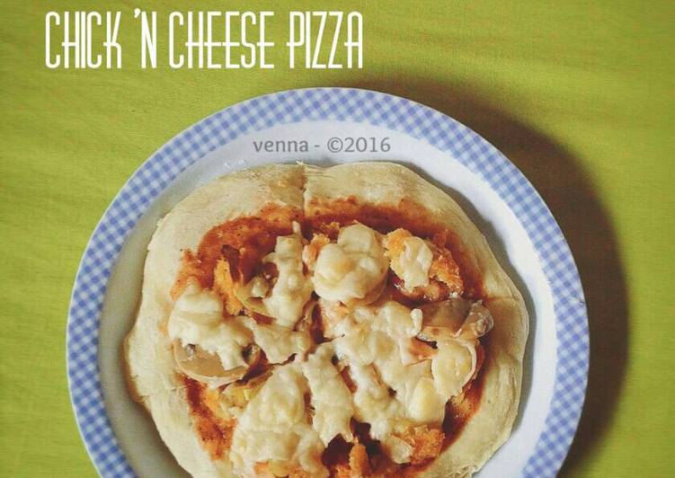 Bagaimana Membuat Chick &#39;n Cheese Pizza, Menggugah Selera