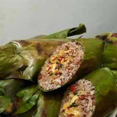 รูปของ Nasi merah bakar isi ayam suwir