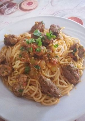 صورة لوصفة سباغيتي بكريات اللحم مفروم 🍝🍝