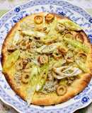 Easy lunch! Japanese-style pizza with whitebait, chikuwa and leeks