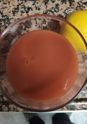 Una foto de Zumo de tomate especiado (bloody Mary sin alcohol)