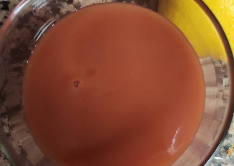 Zumo de tomate especiado (bloody Mary sin alcohol)