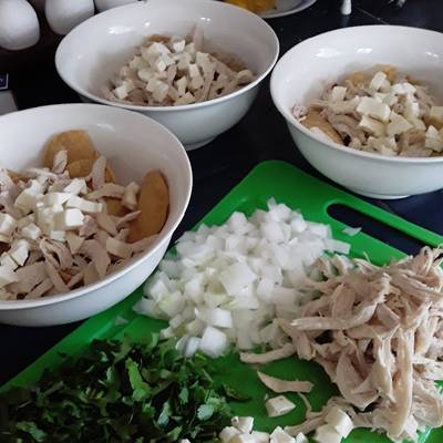 Caldo tlalpeño súper fácil Receta de Claudia Díaz de Gonzalez- Cookpad