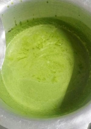 A picture of Potato and watercress soup.