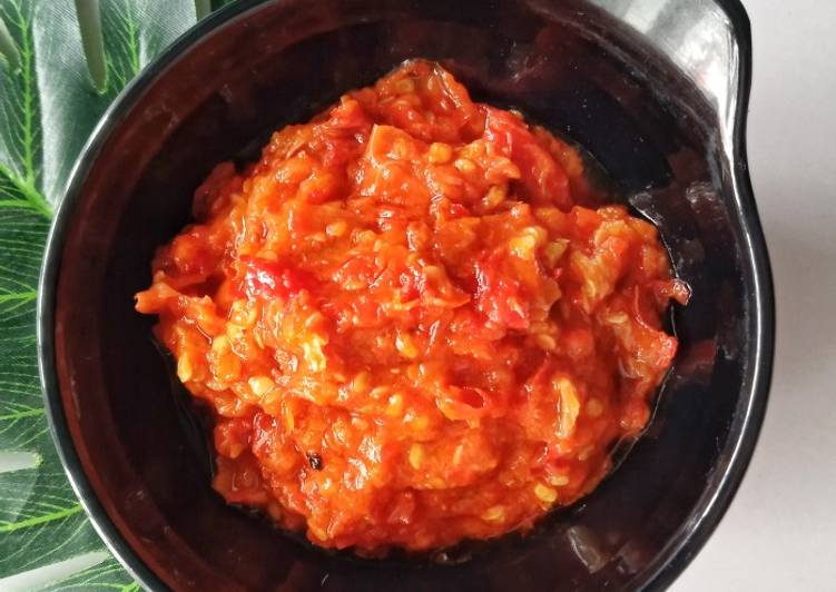 https://img-global.cpcdn.com/recipes/f2740030f0d54d8c/751x532cq70/sambal-tomat-foto-resep-utama.jpg
