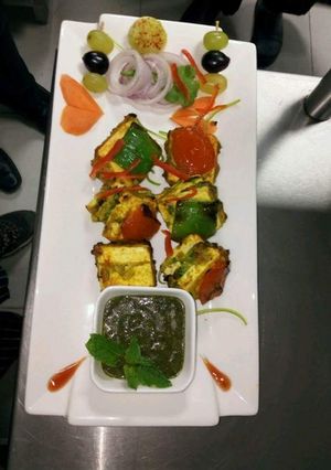 A picture of Angori milk phad tikka kabab with harra mud.