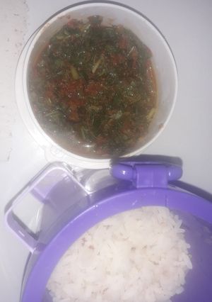 A picture of Vegie sauce and white rice.