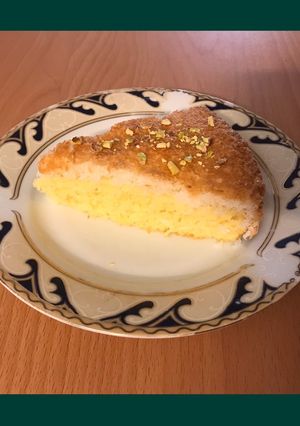 عکسی از دستور کیک زعفرانی با روکش نارگیل