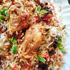 A picture of Chicken Dum Biryani.