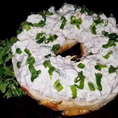 A picture of Mike's 4 Onion 3 Pepper Bagel Spread.