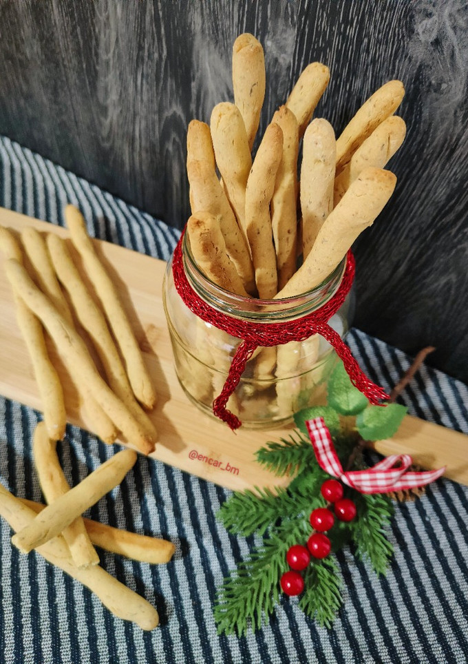 Una foto de Palitos de harina de garbanzo con hierbas provenzales y sésamo