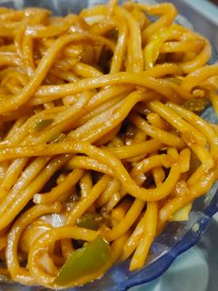 वेज हक्का नूडल्स (veg hakka noodles recipe in hindi) रेसिपी मुख्य फोटो