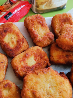 Una foto de Croquetas cuadradas de pollo asado