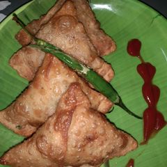 A picture of Chinese samosa.