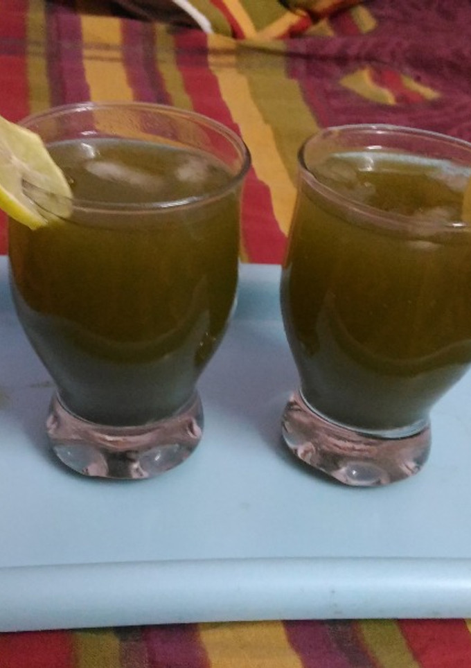 A picture of Cucumber mint Lemonade.